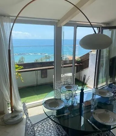 Dolce Vita, Luxury & Sea View Appartement *
